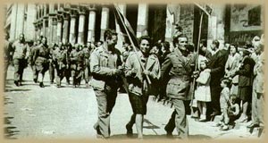 6 maggio 1945 - Eva Colombo sfila per le vie di Milano