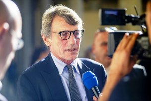 "COLPITI E ADDOLORATI PER LA SCOMPARSA DI DAVID SASSOLI"