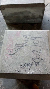 MILANO, LOGGIA DEI MERCANTI: VANDALIZZATA