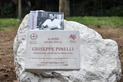 IGNOBILE OFFESA ALLA MEMORIA DI GIUSEPPE PINELLI